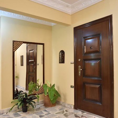 Two-Bedroom Apartment At Mohamed Farid Street Cairo Exterior photo
