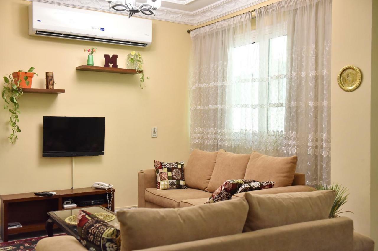 Two-Bedroom Apartment At Mohamed Farid Street Cairo Exterior photo