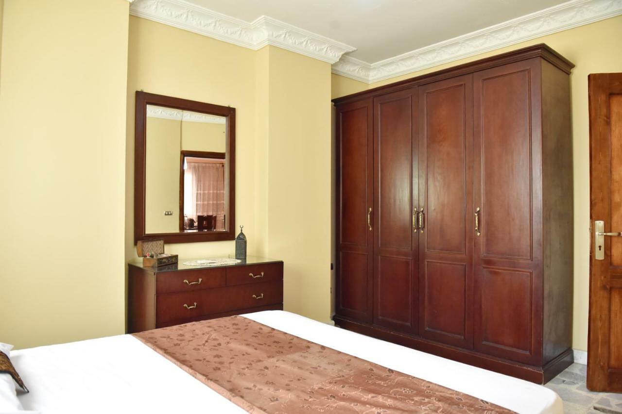 Two-Bedroom Apartment At Mohamed Farid Street Cairo Exterior photo