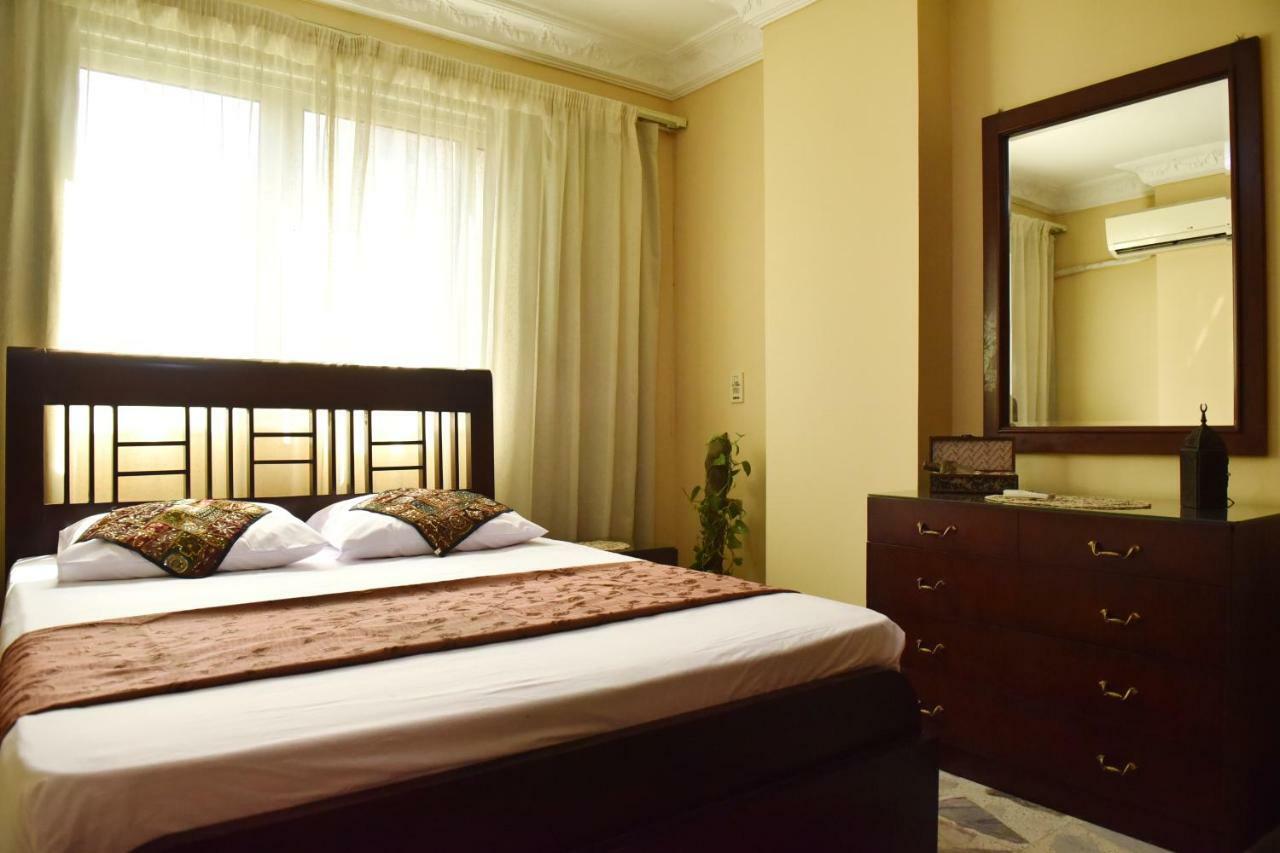 Two-Bedroom Apartment At Mohamed Farid Street Cairo Exterior photo