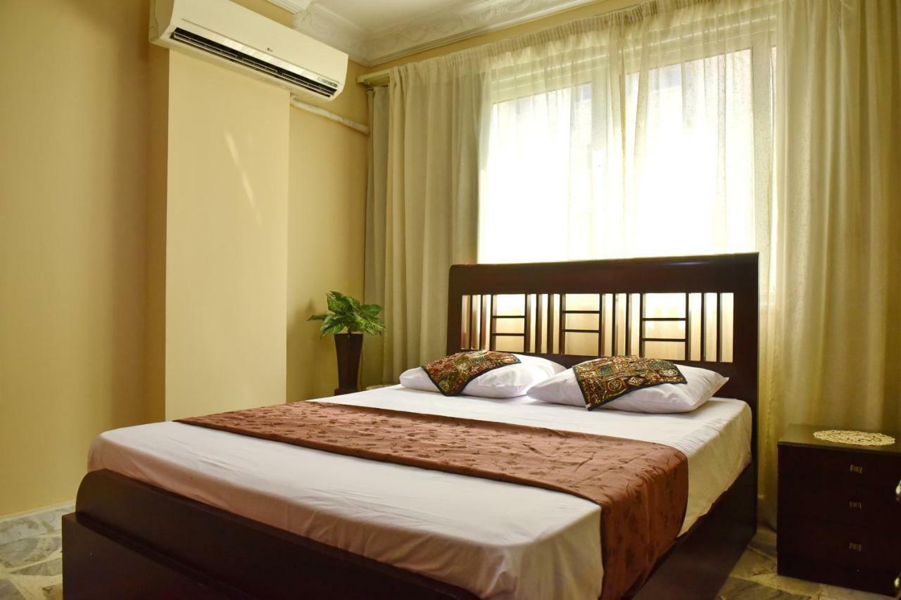Two-Bedroom Apartment At Mohamed Farid Street Cairo Exterior photo